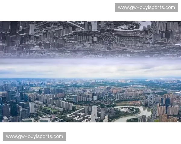 红墙下的旧梦，深南大道的野心：在北京与深圳之间，我们赌的是哪种未来？